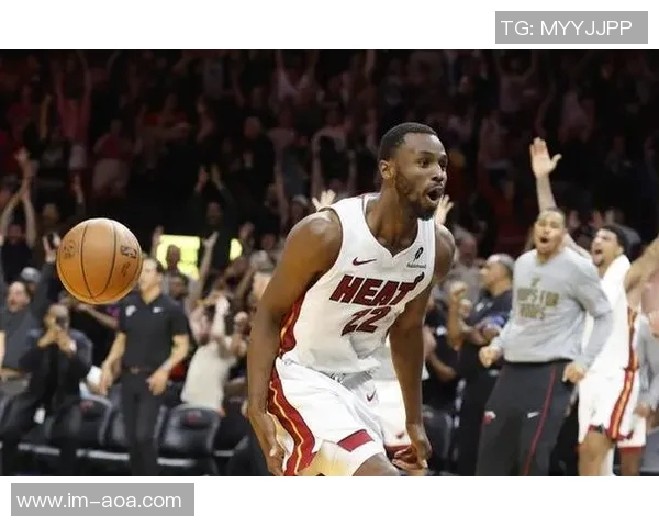 长线培养收获喜悦科尔四后卫阵容助力库里轻松赢得胜利