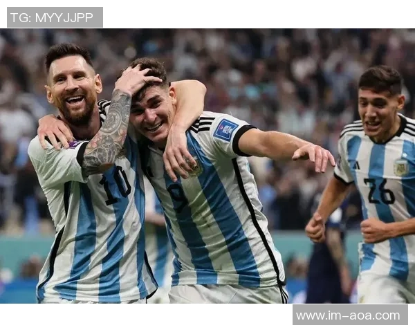 迈阿密新援圣克莱尔谈世界杯前与梅西合作的提升之路